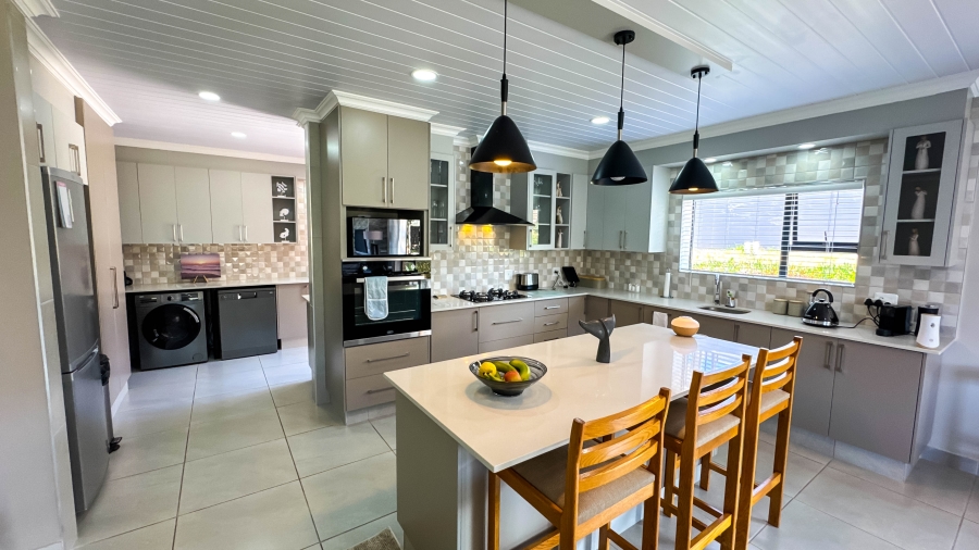 3 Bedroom Property for Sale in Dana Bay Western Cape